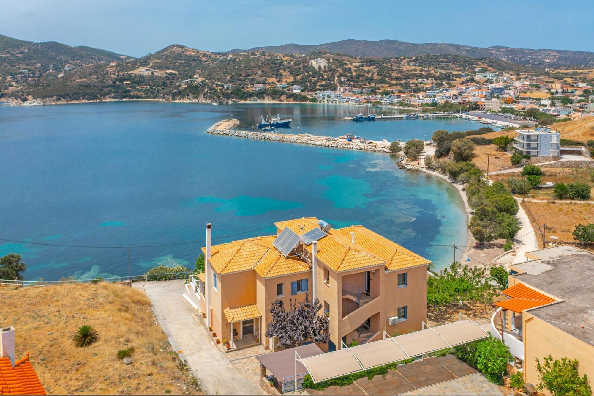 Niovi Seaview Apartments Айи-Апостоли Экстерьер фото